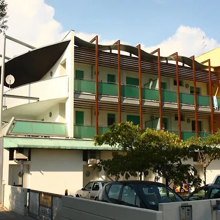Luminous Beachside Flat - Beahost شقة