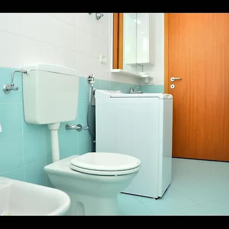 Luminous Beachside Flat-beahost 아파트 비비오네