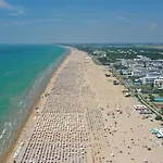 Luminous Beachside Flat-beahost Bibione