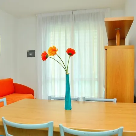 Luminous Beachside Flat-beahost *
