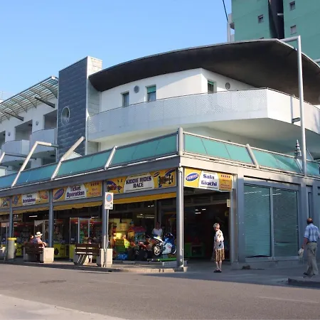 Luminous Beachside Flat-beahost Bibione