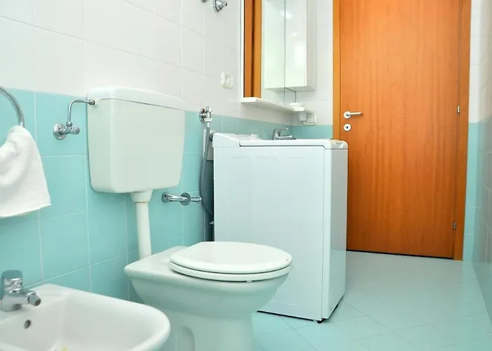 Luminous Beachside Flat-beahost Lejlighed